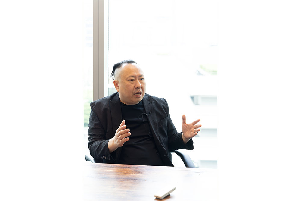 カルト宗教を自力で抜けた男が語る洗脳・国家・「寂しさ」の本質とは(後編)   Talked.jp